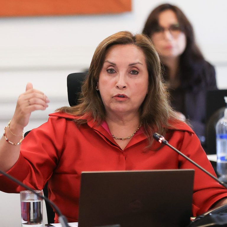 Peru - restrições e chantagens fecham o cerco contra Dina Boluarte