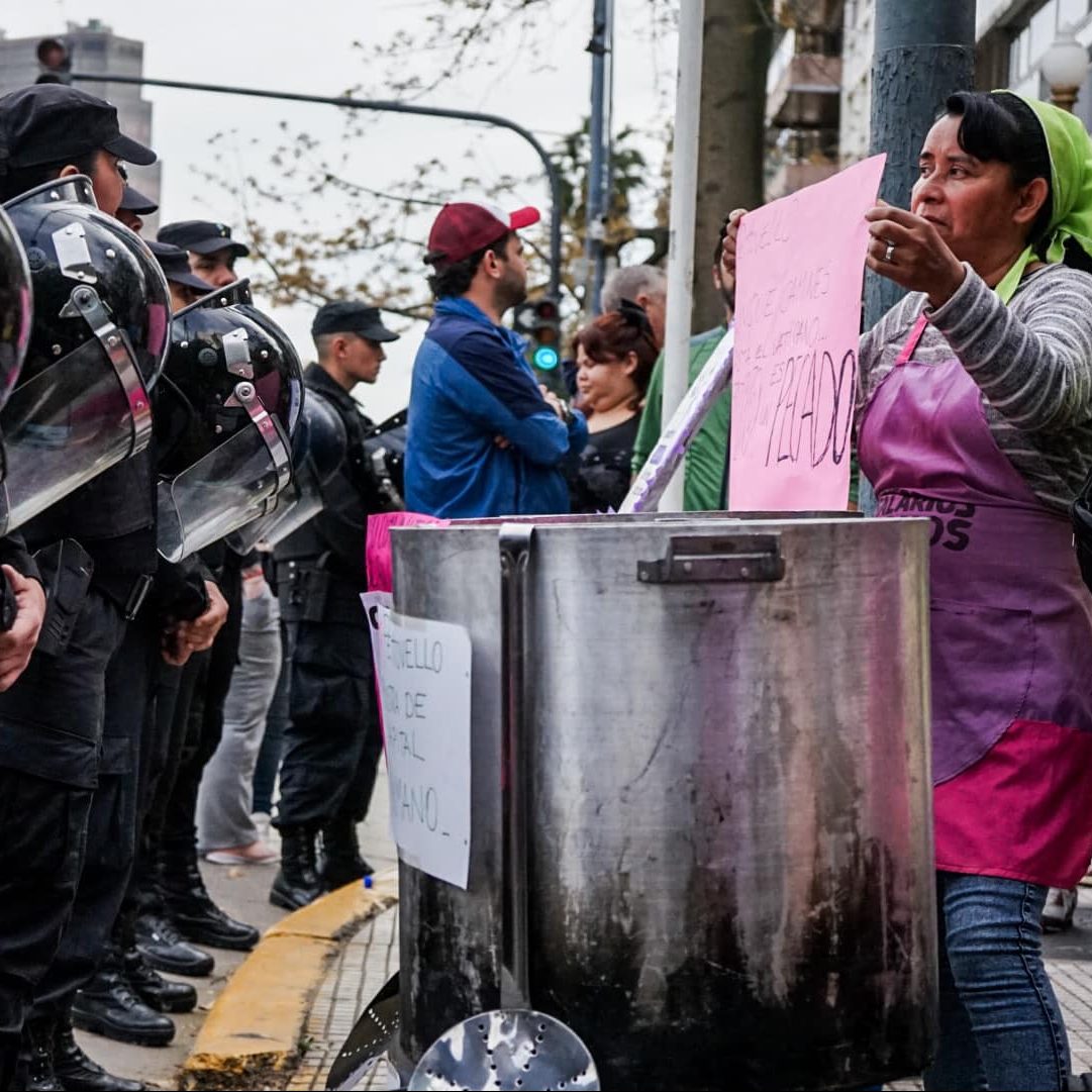 Sob Milei, indigência na Argentina é a maior em 21 anos; movimentos preparam greves e manifestações