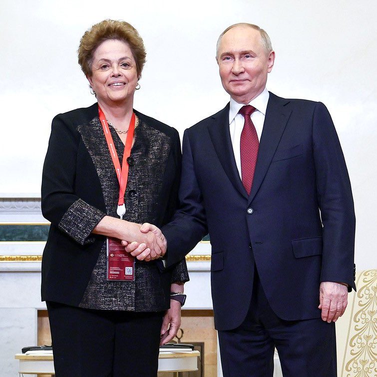 Putin, para Dilma: “Apreciamos seu trabalho no Banco do Brics, é uma instituição promissora”