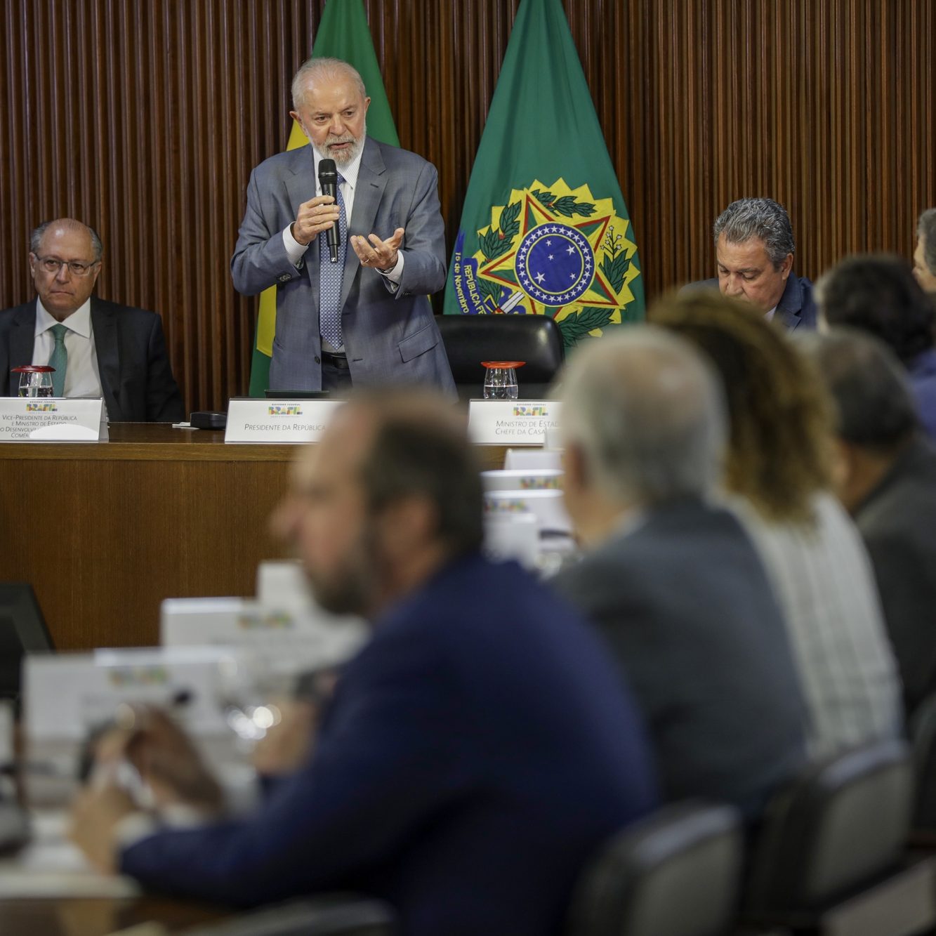 Membros do governo jogam contra Lula e sabotam entrada do Brasil na Nova Rota da Seda